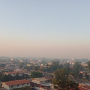 Chile: Alerta sanitaria en capital por densa nube de humo