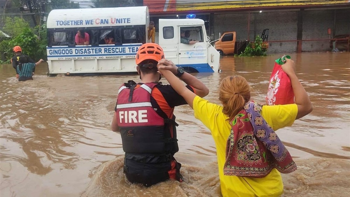 Cifra de muertos por lluvias navideñas e inundaciones en Filipinas ahora en 13
