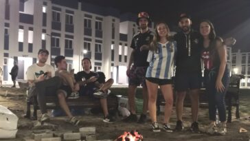Cómo los hinchas argentinos llevaron un pedacito de Buenos Aires a 'Barwargento'