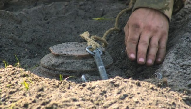 Cuatro policías muertos en la explosión de una mina durante las actividades de estabilización en la región de Kherson
