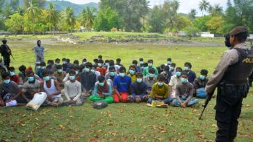 Decenas de rohingya aterrizan en Indonesia tras un mes a la deriva en el mar