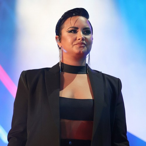 Demi Lovato regresa al estudio