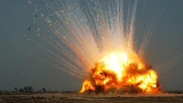 Dos bombarderos estratégicos dañados en explosión en la base aérea rusa de Engels
