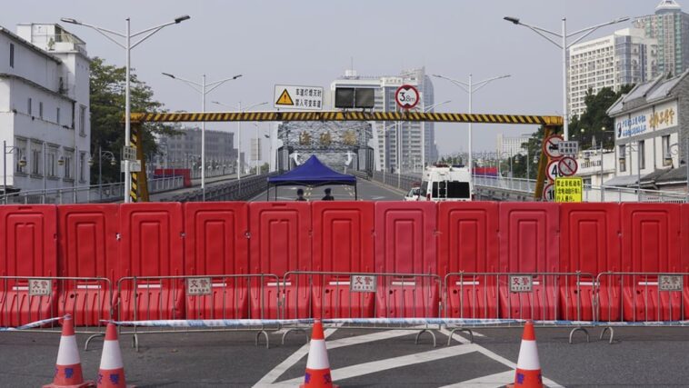 Dos ciudades chinas suavizan las restricciones de COVID-19 después de que se extienden las protestas