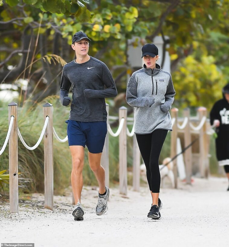 Ivanka Trump y su esposo Jared Kushner se abrigan para salir a correr por Miami mientras parecían sacados de un anuncio deportivo.