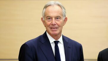 La organización multimillonaria dirigida por el ex primer ministro Sir Tony Blair, que respalda a Remain, abrirá un brazo de cabildeo de la UE en Bruselas (en la foto el 28 de octubre)