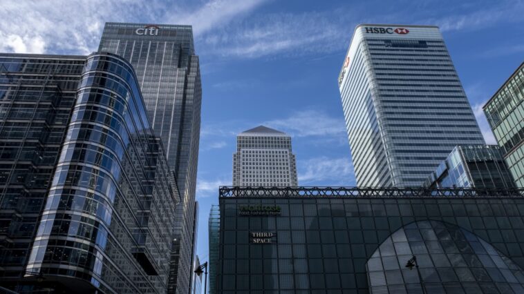 El Reino Unido anuncia una importante revisión de su sector financiero en un intento de estimular el crecimiento
