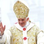 El ex papa Benedicto XVI, que murió el sábado a los 95 años, fue el primer pontífice en 600 años en renunciar