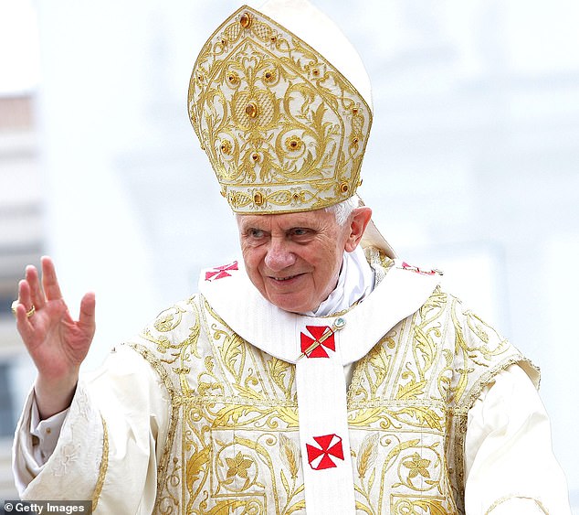 El ex papa Benedicto XVI, que murió el sábado a los 95 años, fue el primer pontífice en 600 años en renunciar