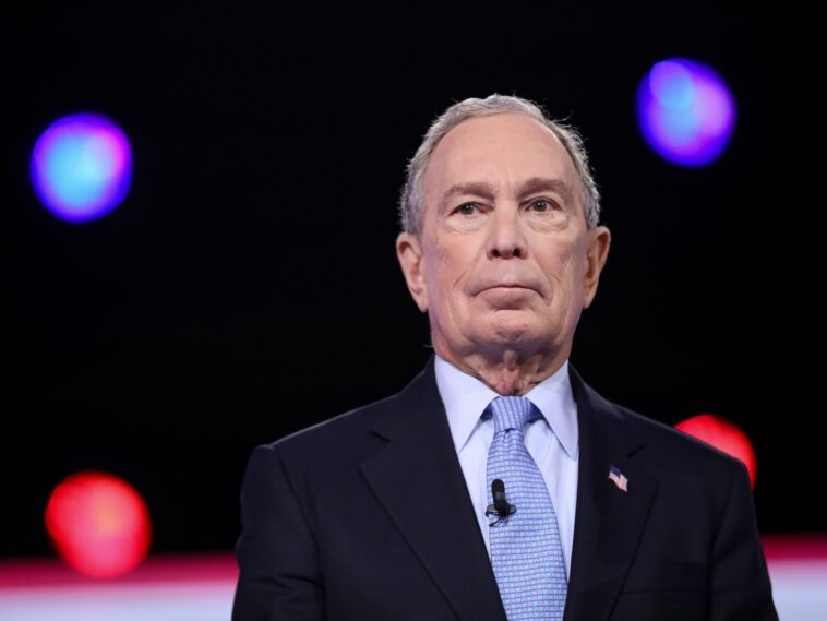El magnate de los medios Mike Bloomberg busca comprar WSJ o WaPo: Informe