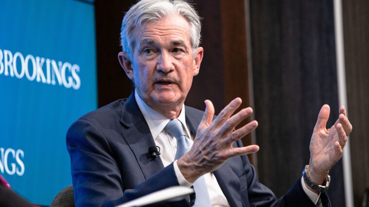El presidente de la Fed, Powell, dice que los aumentos más pequeños de las tasas de interés podrían comenzar en diciembre