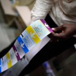 El registro anticipado de votantes en la República Democrática del Congo empañado por la escasez de kits