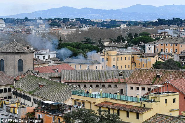 El atacante fue llevado en una camilla a una sala de videoconferencias en la prisión de Regina Coeli (en la foto, imagen de archivo) en Roma para cada etapa de su proceso penal.