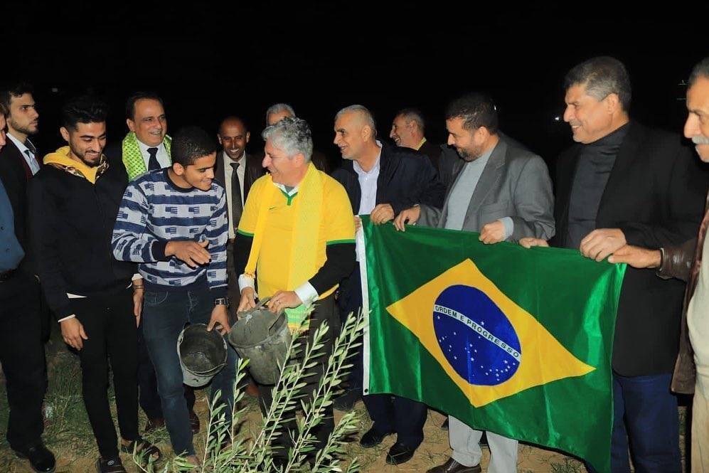 Embajador de Brasil visita Franja de Gaza en medio de cálida bienvenida
