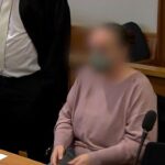 La acusada Antje T., de 39 años, aparece en la foto durante el juicio en el Tribunal de Distrito de Oldenburg, Baja Sajonia, el 30 de noviembre. Fue sentenciada a libertad condicional por pinchar a personas con solución salina.