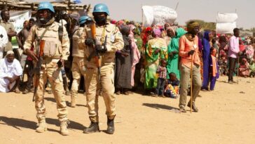Clashes between Arab and non-Arab groups in Darfur region have killed at least seven people.