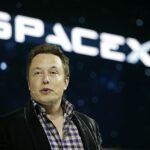 Un exingeniero de SpaceX de 62 años dice que la compañía de Elon Musk lo discriminó por su edad durante su tiempo allí