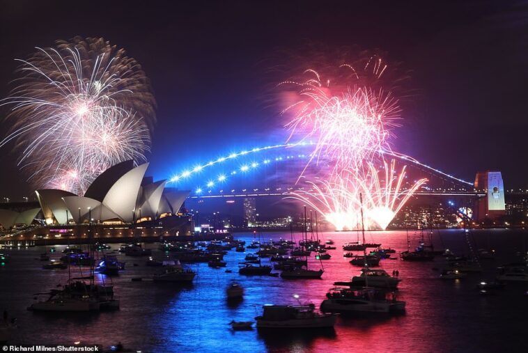 Australia da la bienvenida a 2023 con estilo con un espectacular espectáculo de fuegos artificiales en el puerto de Sídney