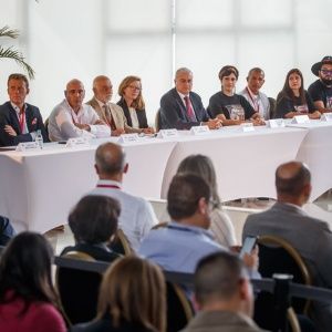 Gobierno colombiano y ELN agradecen apoyo de Venezuela en diálogo
