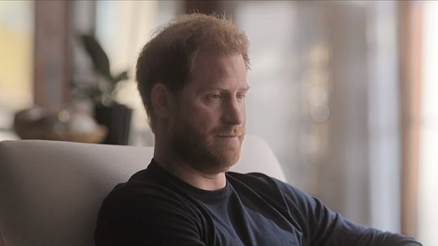 El príncipe Harry ha revelado que extraña el Reino Unido y sus 'reuniones familiares extrañas' en el sexto episodio de la serie bomba de Netflix de él y Meghan.