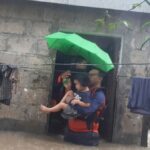 Inundaciones en Filipinas obligan a decenas de miles a huir de sus hogares