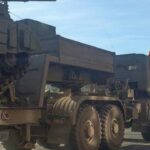Invasores desplegando más equipo militar en Berdiansk