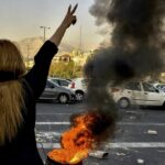 Irán condena a muerte a cinco personas por el asesinato de un oficial de Basij durante las protestas