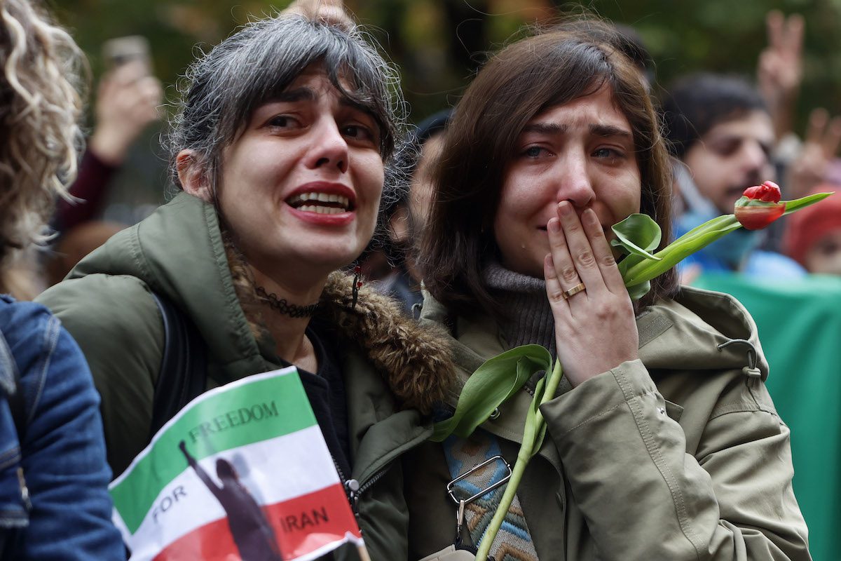 Irán encarcela a 400 manifestantes en Teherán en medio de disturbios
