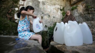Israel aplasta tuberías de agua con excavadoras en Cisjordania ocupada