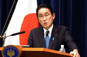El primer ministro japonés, Fumio Kishida, habla durante una conferencia de prensa en su residencia oficial en Tokio, Japón, el 28 de octubre de 2022. (Reuters)