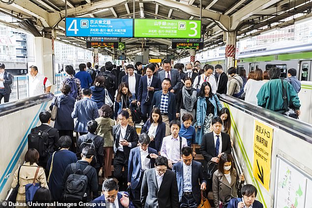 Se agregarán 700,000 yenes adicionales a los 300,000 yenes que se ofrecen actualmente para la reubicación debido a los temores de que la población y la economía de la nación se concentren cada vez más en Tokio, lo que aumenta el riesgo de grandes terremotos.