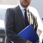 El exjefe de relaciones públicas de los Sussex, Jason Knauf, rechazó las afirmaciones de que prestó testimonio contra Meghan ante un tribunal 'con la autoridad' del Príncipe William.