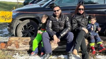 Kareena Kapoor, la gemela Saif Ali Khan vestida de negro, posa con sus hijos Taimur y Jehangir;  los fanáticos los llaman 'goles familiares'.  ver foto