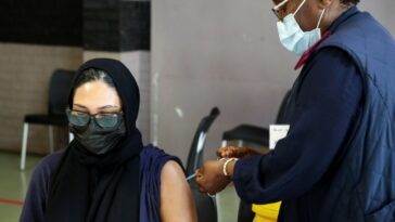 La OMS insta a la vigilancia a medida que disminuye la pandemia de COVID-19 en África