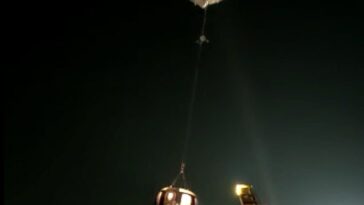Una empresa de turismo espacial completó con éxito el primer vuelo de prueba de su globo el miércoles pasado, que lo vio flotar 23 millas (37 kilómetros) en la estratosfera.