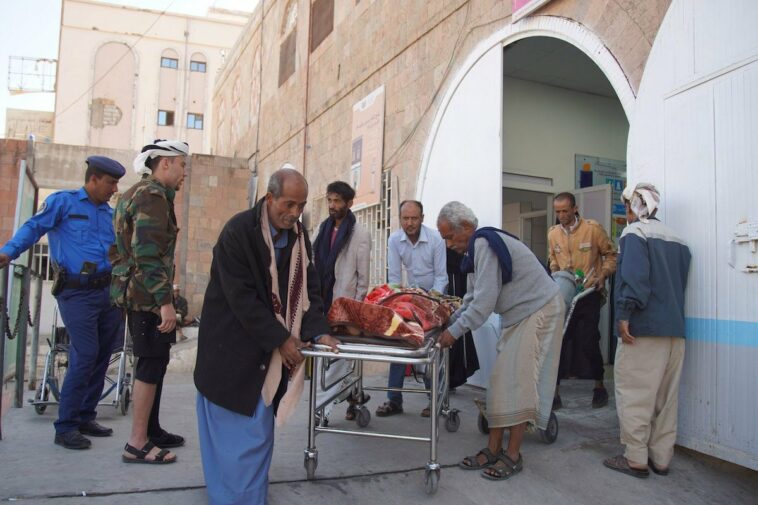 La escasez de combustible provoca el cierre del hospital más grande de Taiz en Yemen