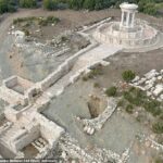 Un equipo de excavación restauró una impresionante fuente en una antigua ciudad de Turquía que se construyó en el año 23 a. C. durante el dominio del imperio romano.