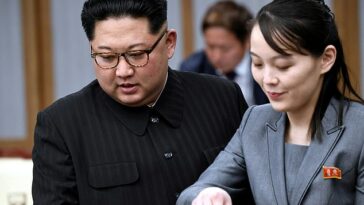 En la imagen: el líder norcoreano Kim Jong Un y su hermana Kim Yo Jong