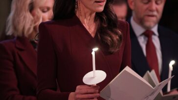 Se ha transmitido un servicio de villancicos de Nochebuena presentado por la Princesa de Gales después de ser grabado en la Abadía de Westminster.