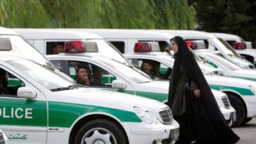 La prensa iraní se muestra escéptica sobre la supresión de la policía de moralidad