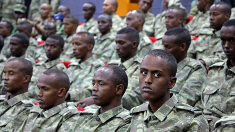 La reconstrucción militar de Somalia muestra signos de mejora