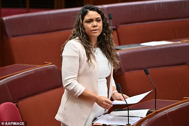 Jacinta Price (en la foto a principios de este mes) perderá a un preciado miembro de la familia unos días antes de Navidad cuando revela que su prima está 