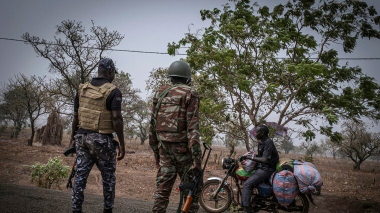 La violencia yihadista golpea a Benin, los espectáculos se extienden por África Occidental