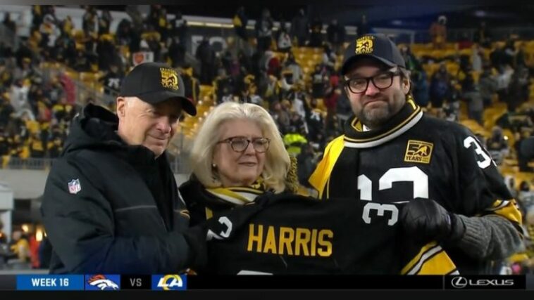 Los Steelers retiran oficialmente la camiseta n.º 32 de Franco Harris en la ceremonia de medio tiempo - Steelers Depot