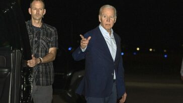 El presidente Biden llegó para sus vacaciones tropicales en St Croix para la celebración de Año Nuevo el martes por la noche, ya que gran parte del país enfrenta temperaturas bajo cero.
