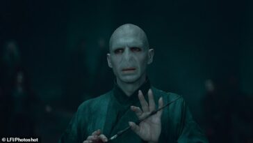 Desde Voldemort (en la foto) hasta el Guasón y Úrsula en La Sirenita, los científicos han descubierto que hay algo dentro del cableado humano que les ayuda a ver lo bueno incluso en los personajes más horribles.