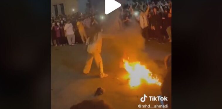 Los manifestantes iraníes recurren a TikTok para transmitir su mensaje a los censores del gobierno