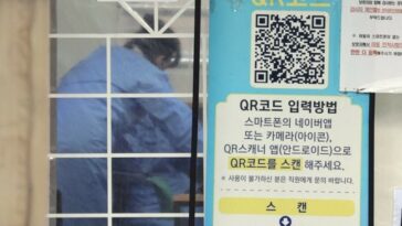 S. Korea&apos;s new COVID-19 cases over 60,000 for 5th day, as virus continues to spread