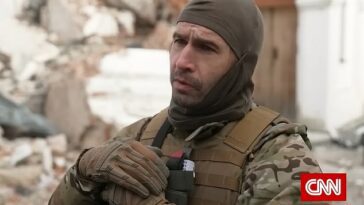 Un soldado, que usa el distintivo de llamada 'César', dijo que disparó y mató al menos a 15 soldados rusos en el campo de batalla desde que se unió a la legión extranjera de Ucrania.