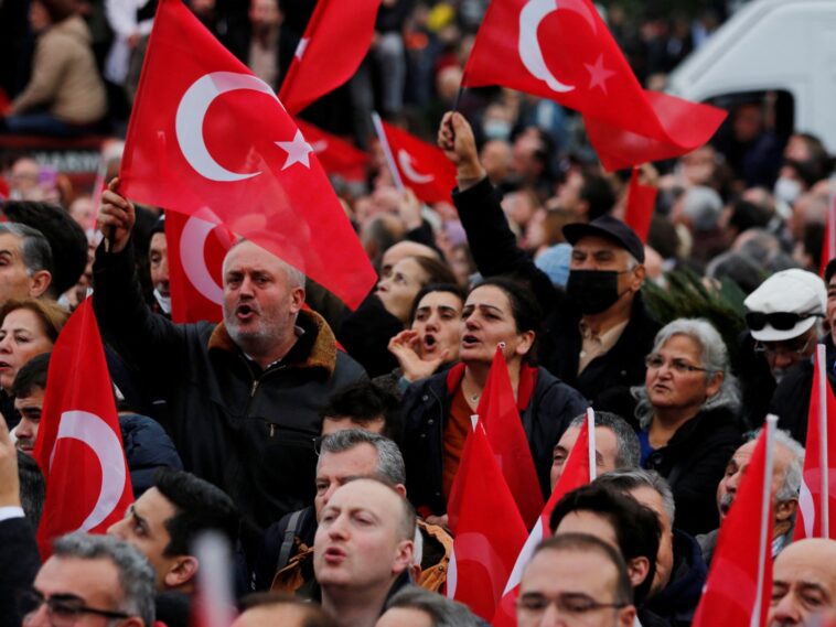 Los tribunales de Turquía corregirán cualquier error después del encarcelamiento de Imamoglu: Erdogan